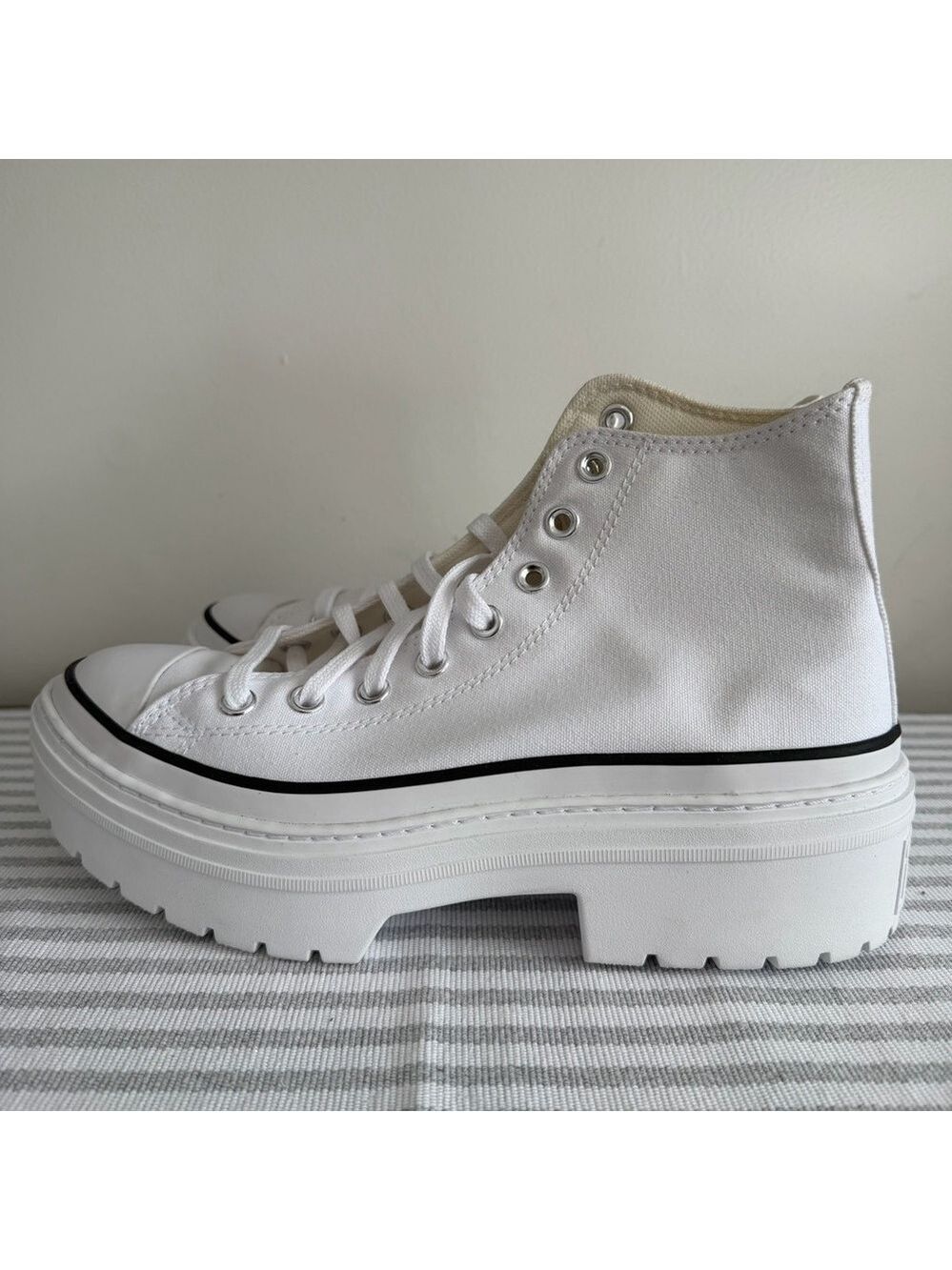 Converse NEW Women's Chuck Taylor All Star Lugged Platform Hi Top Shoe Size 10 - Picture 4 of 10